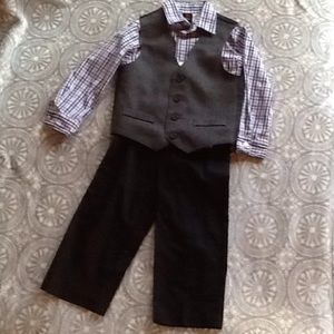 Boys size 4T Three Piece Suit